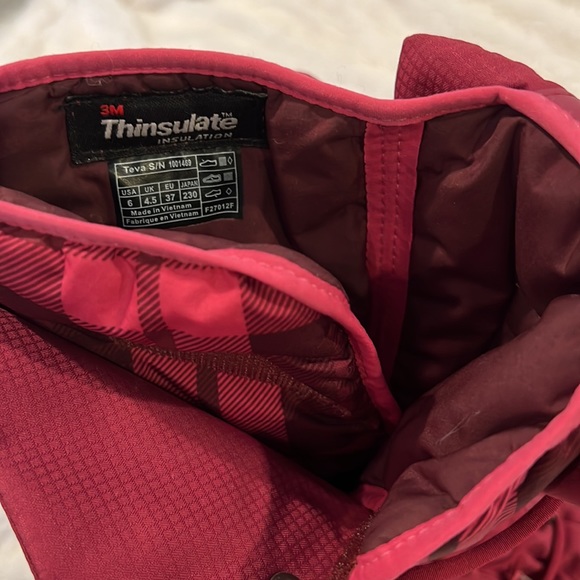 Teva boots with wearable inner liner size 6 - Picture 8 of 13